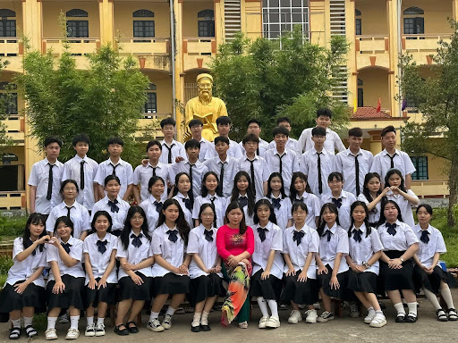 Lộ diện 13 thủ khoa kỳ thi tuyển sinh vào 10 trường THPT Chuyên Nguyễn Trãi khóa 2023-2026
